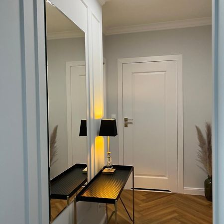 Bella Casa Luxury Apartament Радом Экстерьер фото